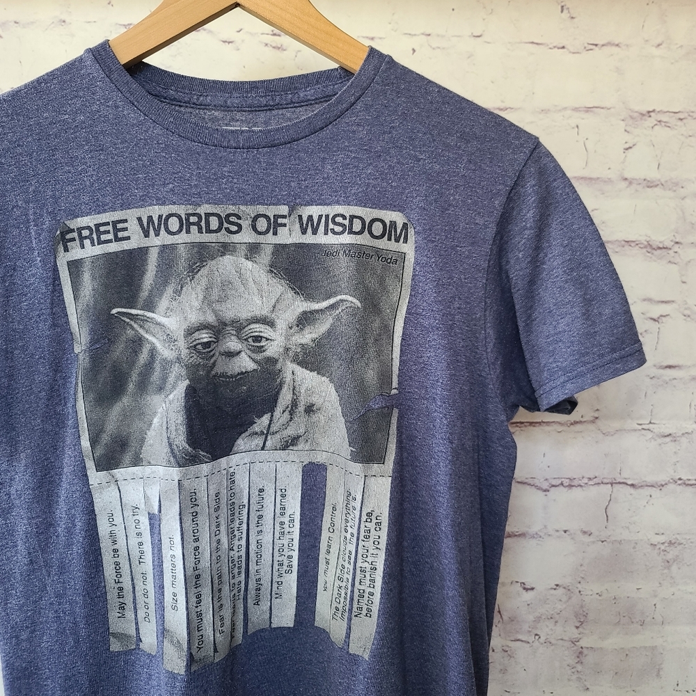 Star Wars Blue Yoda Words of Wisdom Posted Flyer Graphic Print Tee Medium